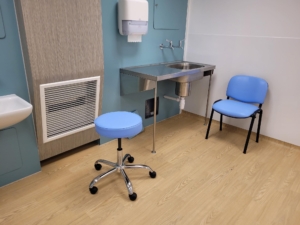 DCH INSTALL - CLINIC ROOM Stool